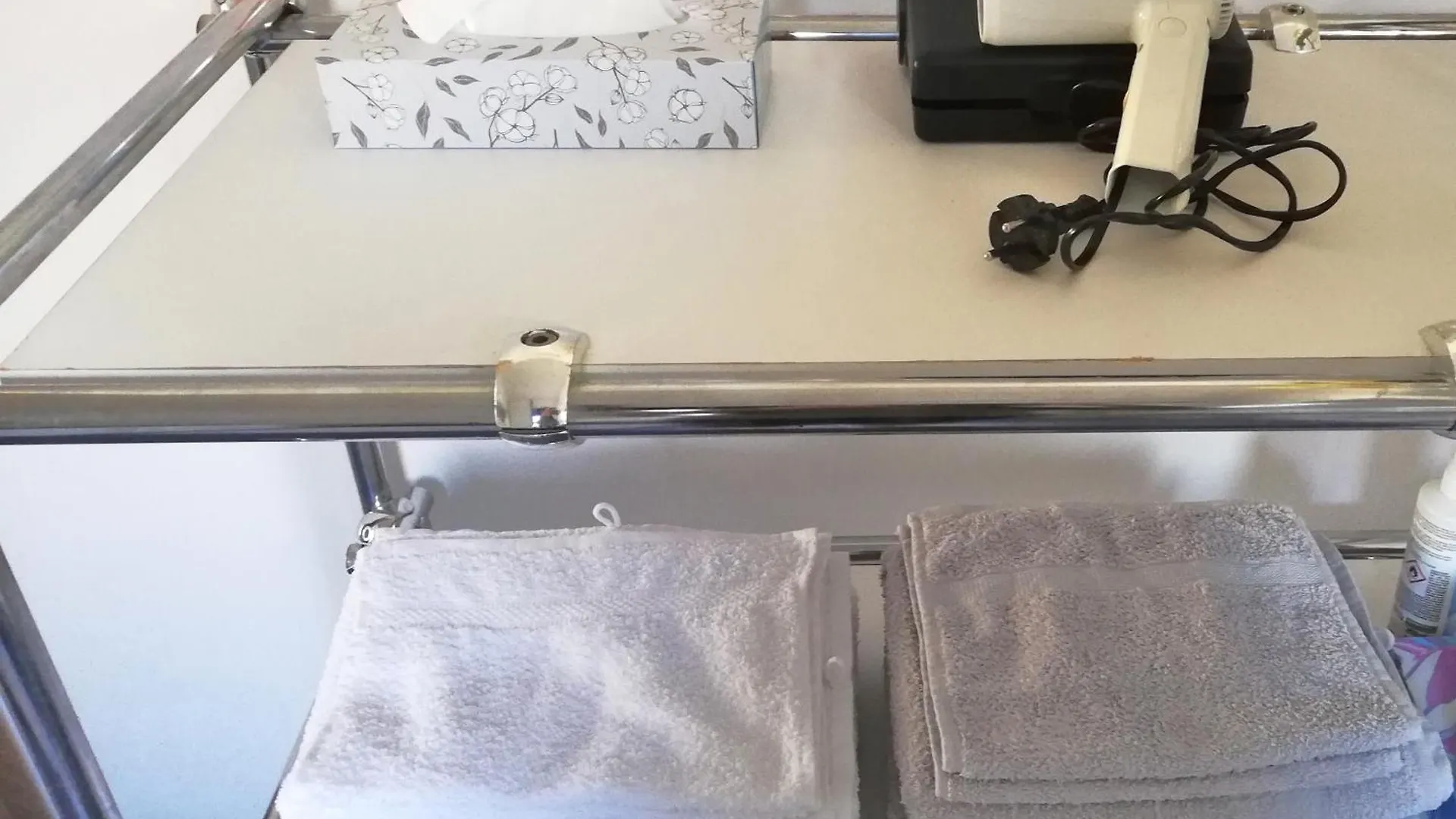 Modern Eingerichtetes Zimmer München Lejlighed