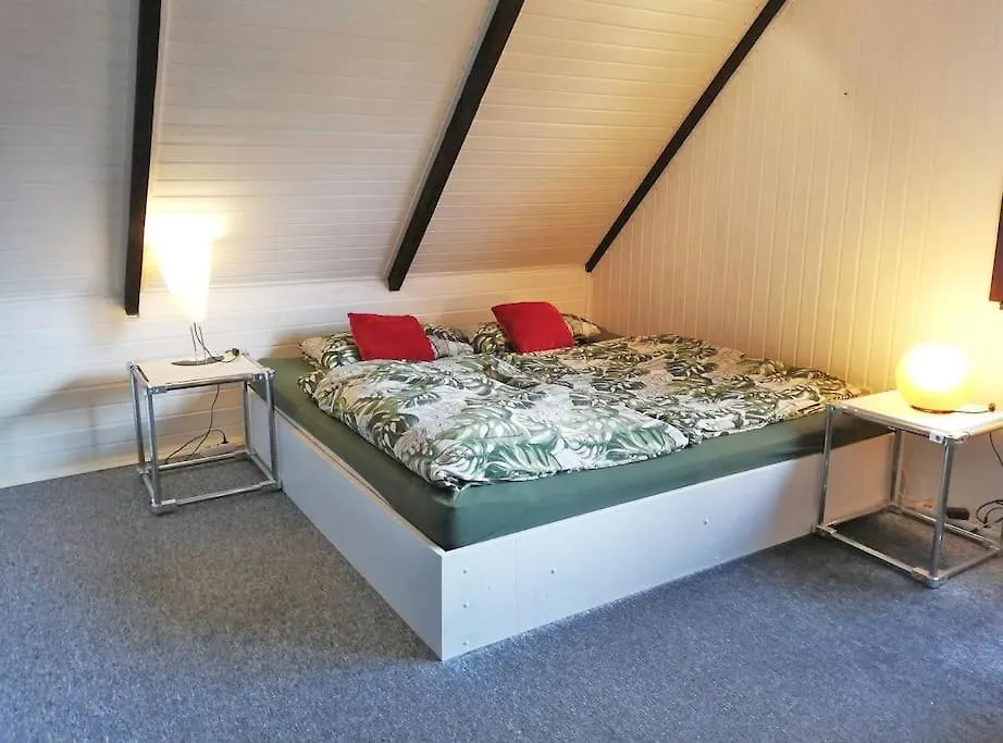 Modern Eingerichtetes Zimmer Munich Apartment