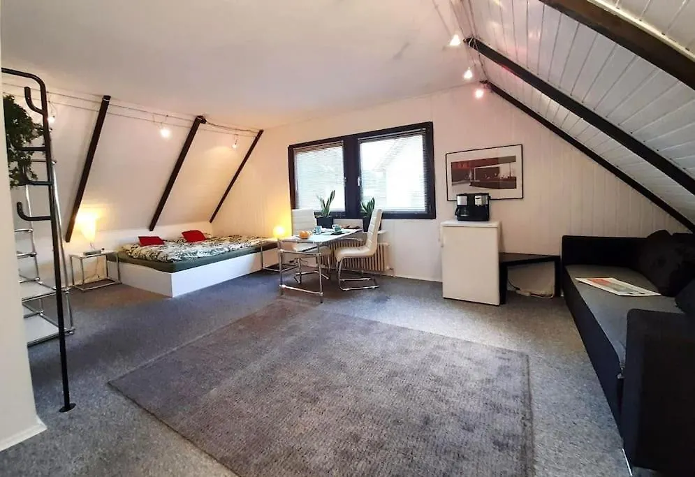 Modern Eingerichtetes Zimmer Munich